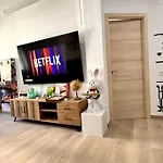 Lujo Proyector, Maquina Arcade, Wifi Y Patinetes Apartment