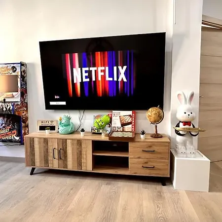 Apartment Lujo Proyector, Maquina Arcade, Wifi Y Patinetes Oviédo