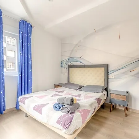 Lujo Proyector, Maquina Arcade, Wifi Y Patinetes Apartment *